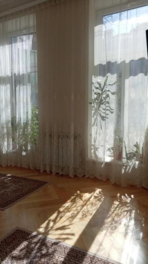Комфортна затишна квартира в центрі біля Оперного театру з балконом, світла квартира в центрі Львова, Львів подобова оренда центр Екстер'єр фото