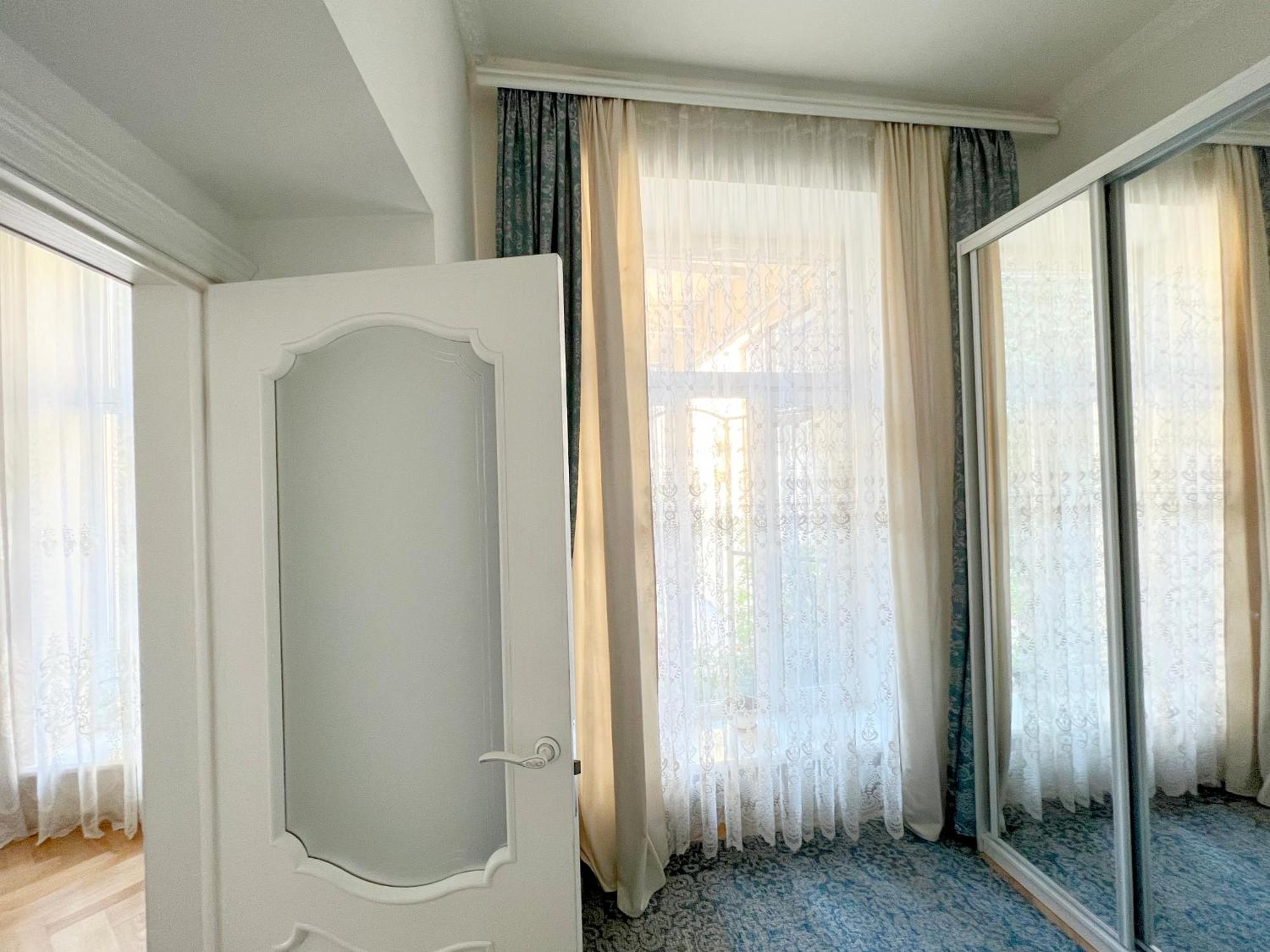 Комфортна затишна квартира в центрі біля Оперного театру з балконом, світла квартира в центрі Львова, Львів подобова оренда центр Екстер'єр фото